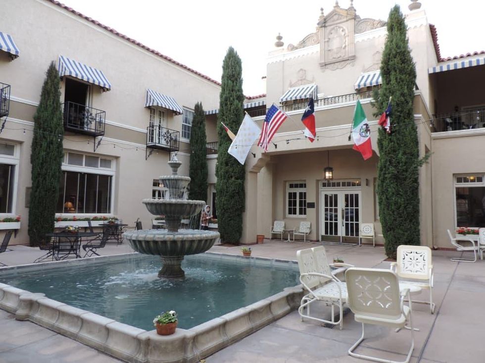 Marfa, TX/Hotel Paisano