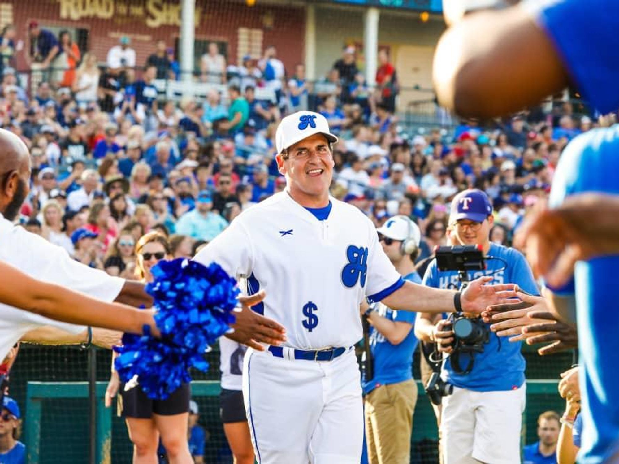 Mark Cuban, Nowitzki celebrity heroes baseball game