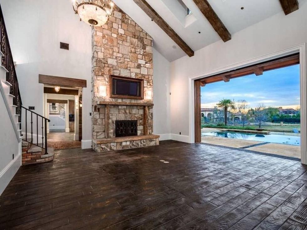 Former Baseball All-Star Mark Teixeira to Auction Off Dallas Home