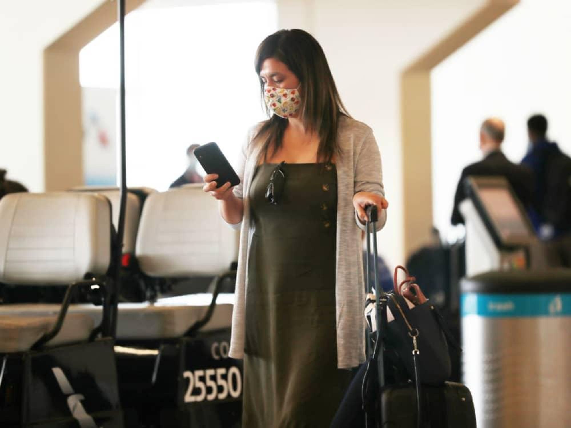 mask traveler airport