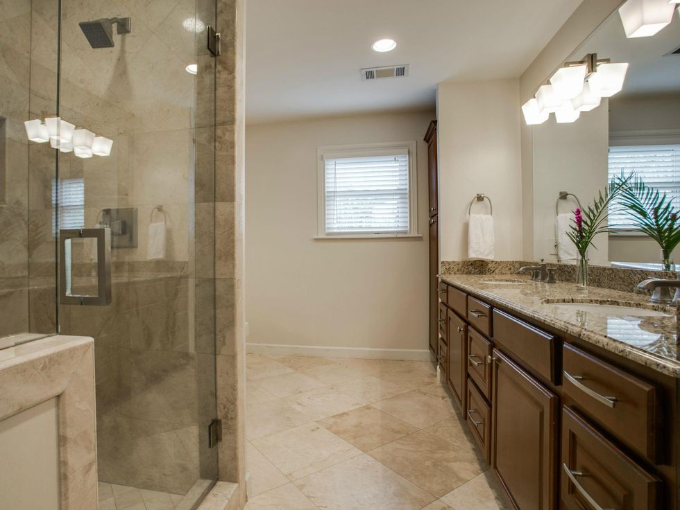 Master Bath 6603 Santa Fe Avenue