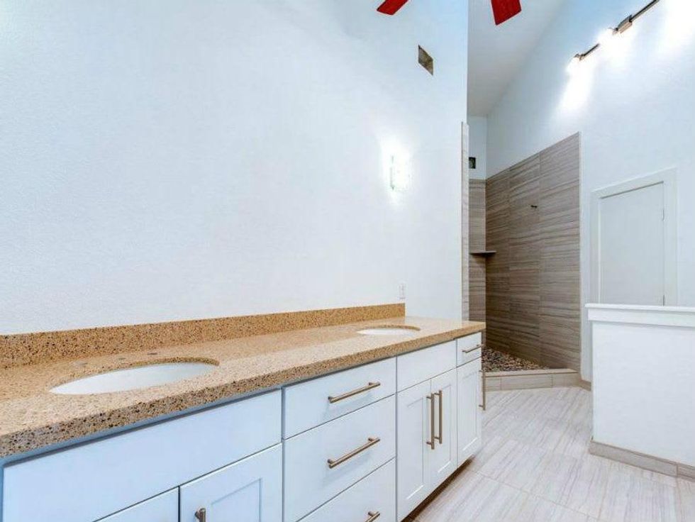 Master bath at 8702 San Fernando in Dallas