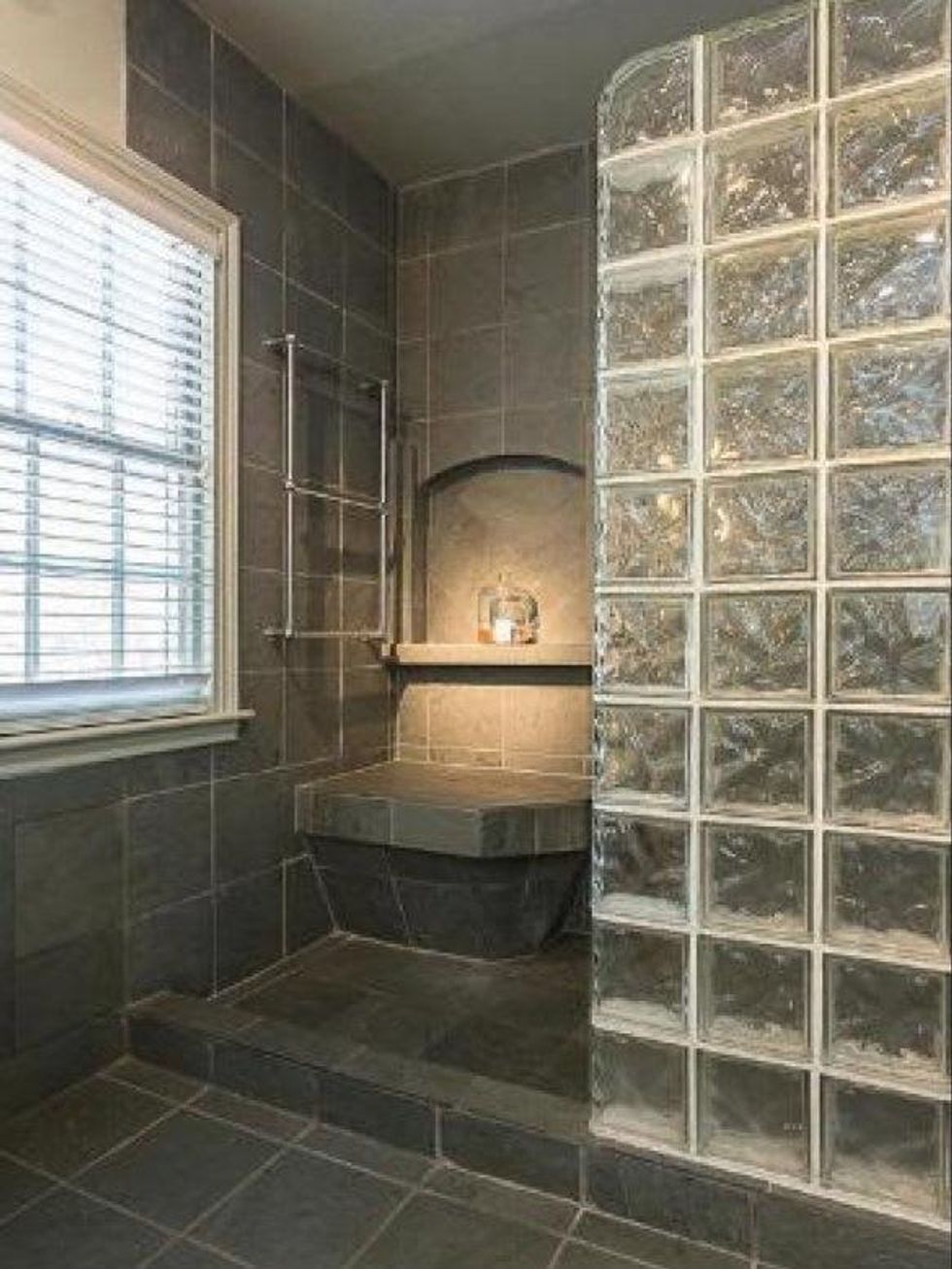 Master shower at 4 Green Lane in Austin