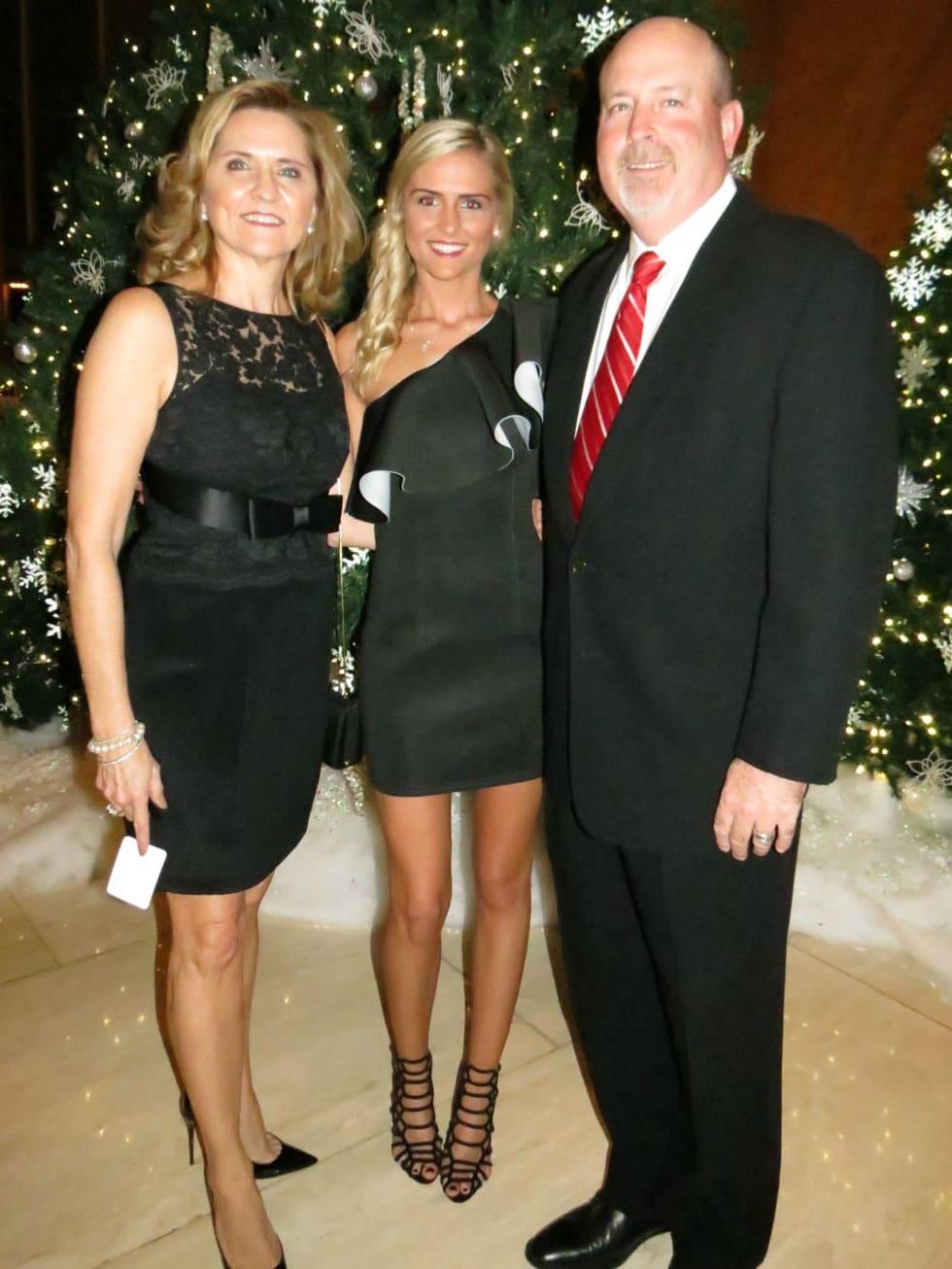 Melissa Lewis, Olivia Lewis, Buddy Lewis