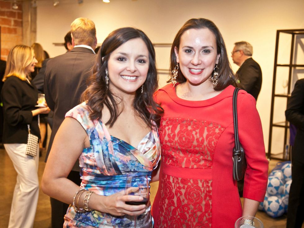 Mercedes Flores, Melanie Gayle, soccerball