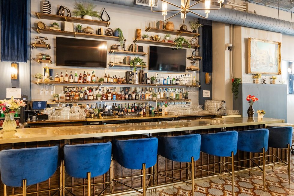 Metropolitan Cafe bar