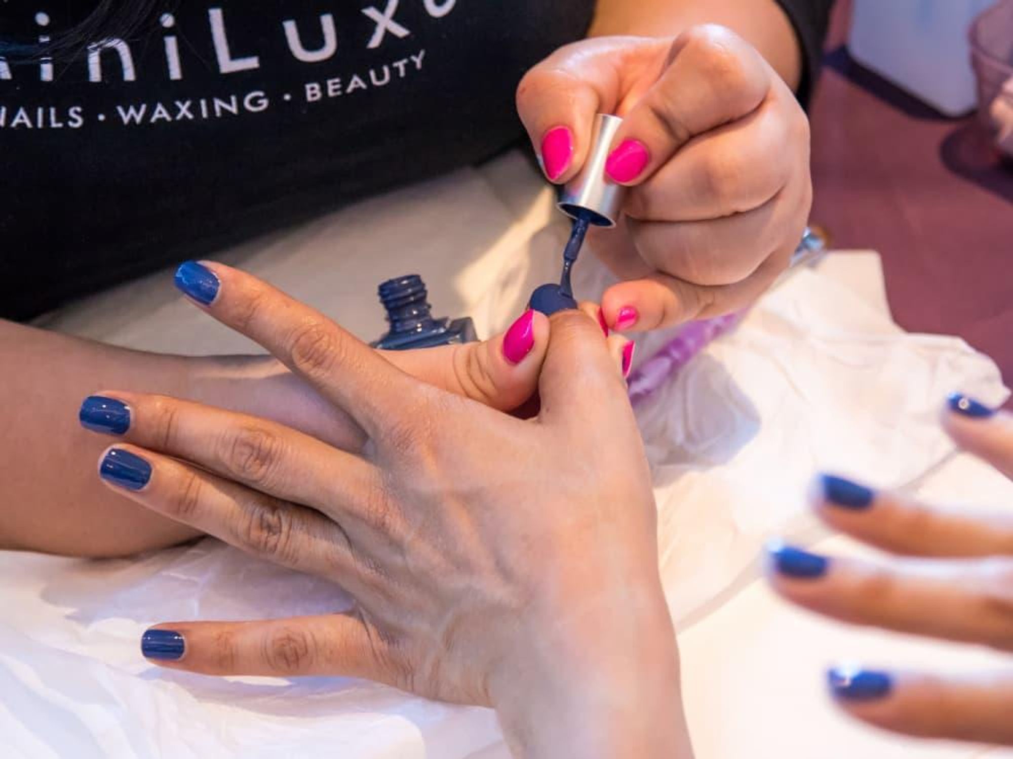 MiniLuxe manicure