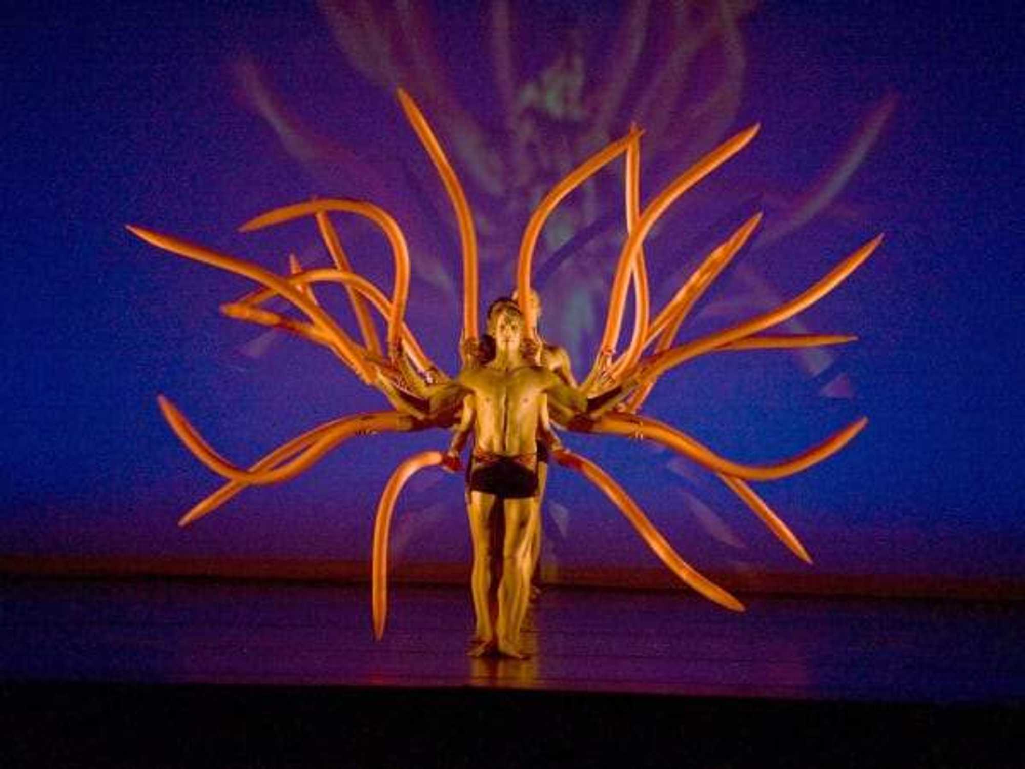 MOMIX: Botanica