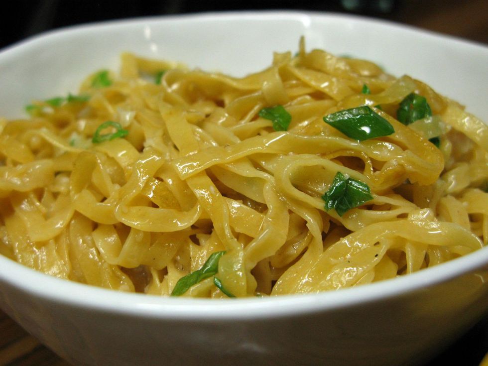 Mot Hai Ba, egg noodles