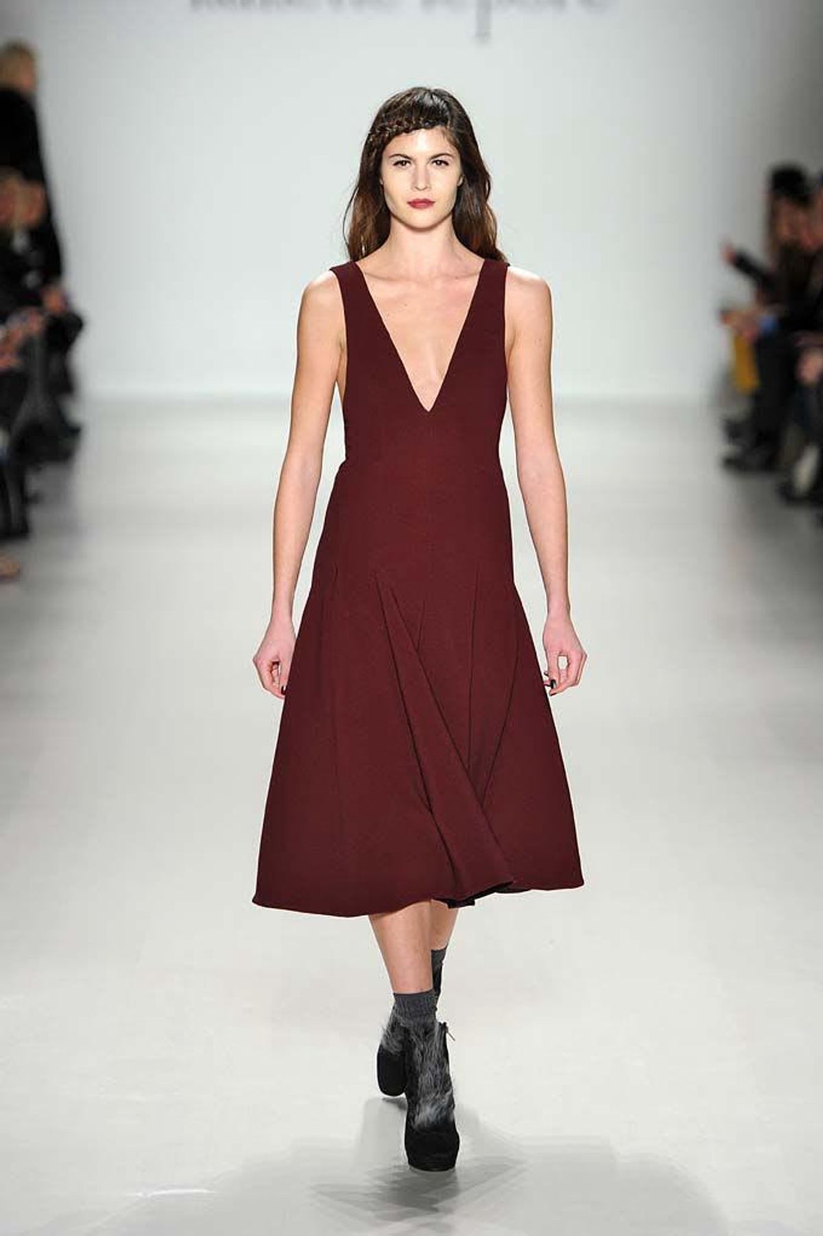 nanette lepore project runway dress Lepore opened her runway show with a bordeaux-colored V-neck dress