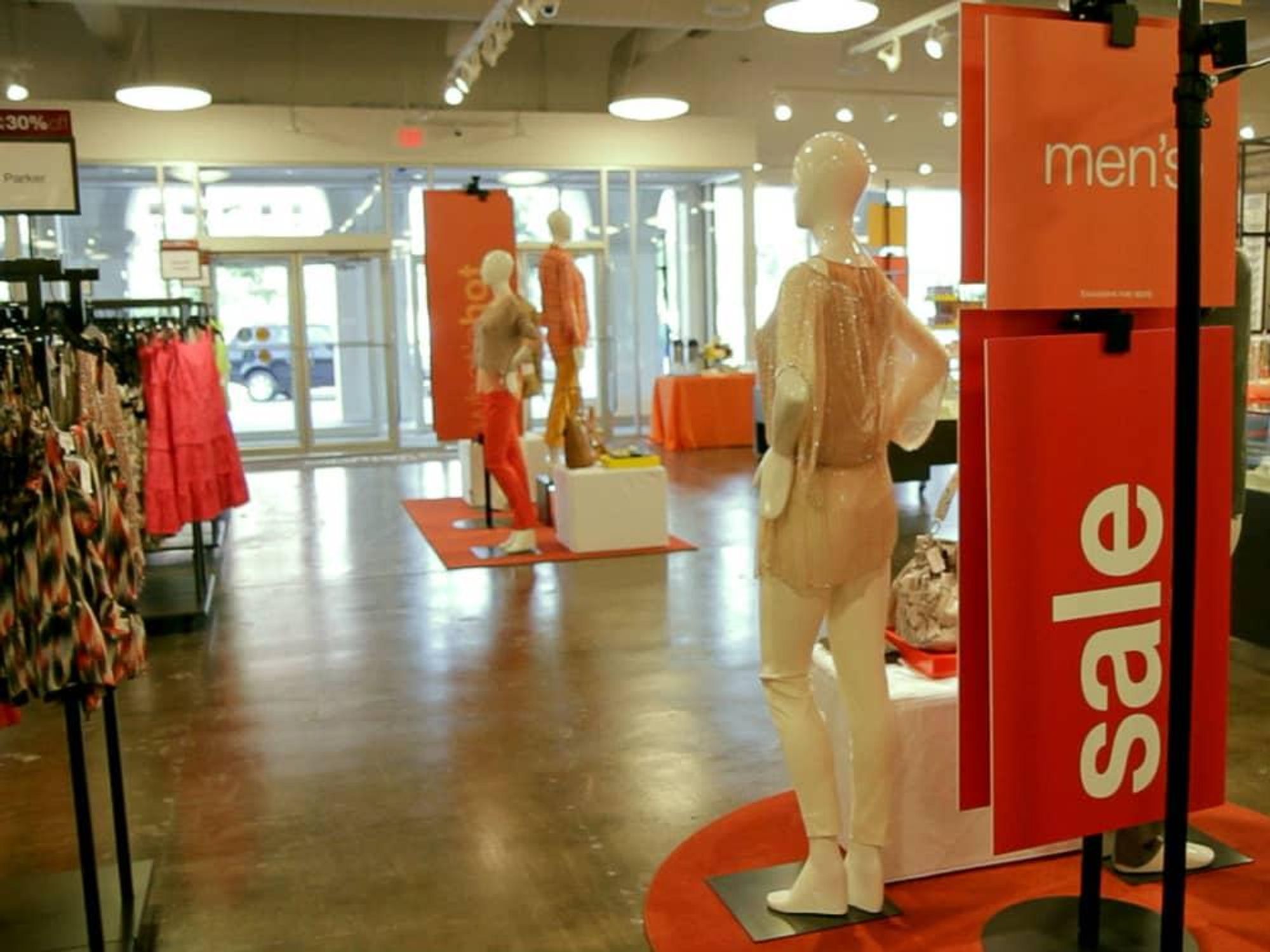 Neiman Marcus closes 10 Last Call stores including one in Dallas