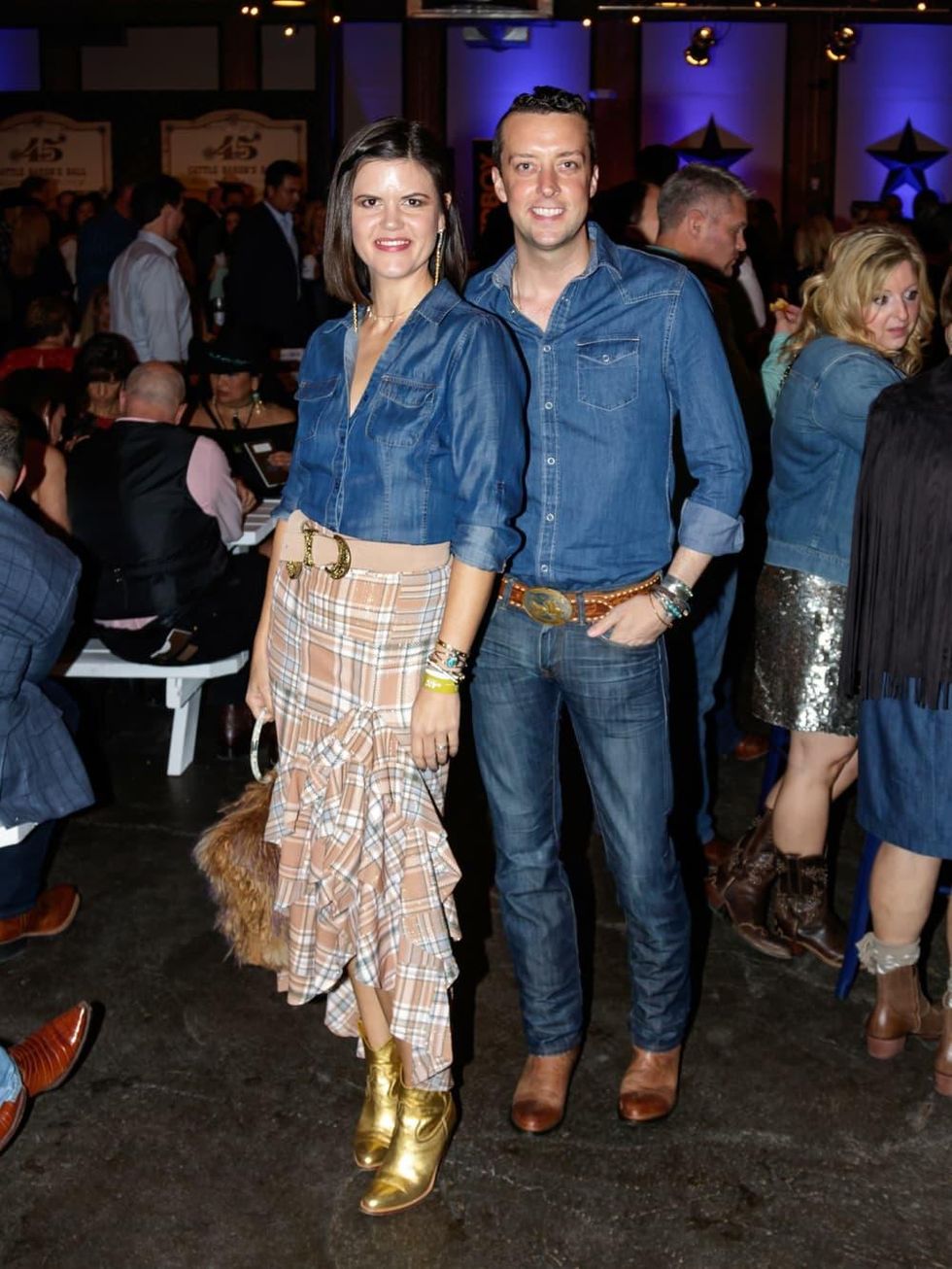 Nerissa Von Helpenstill, Dustin Holcomb