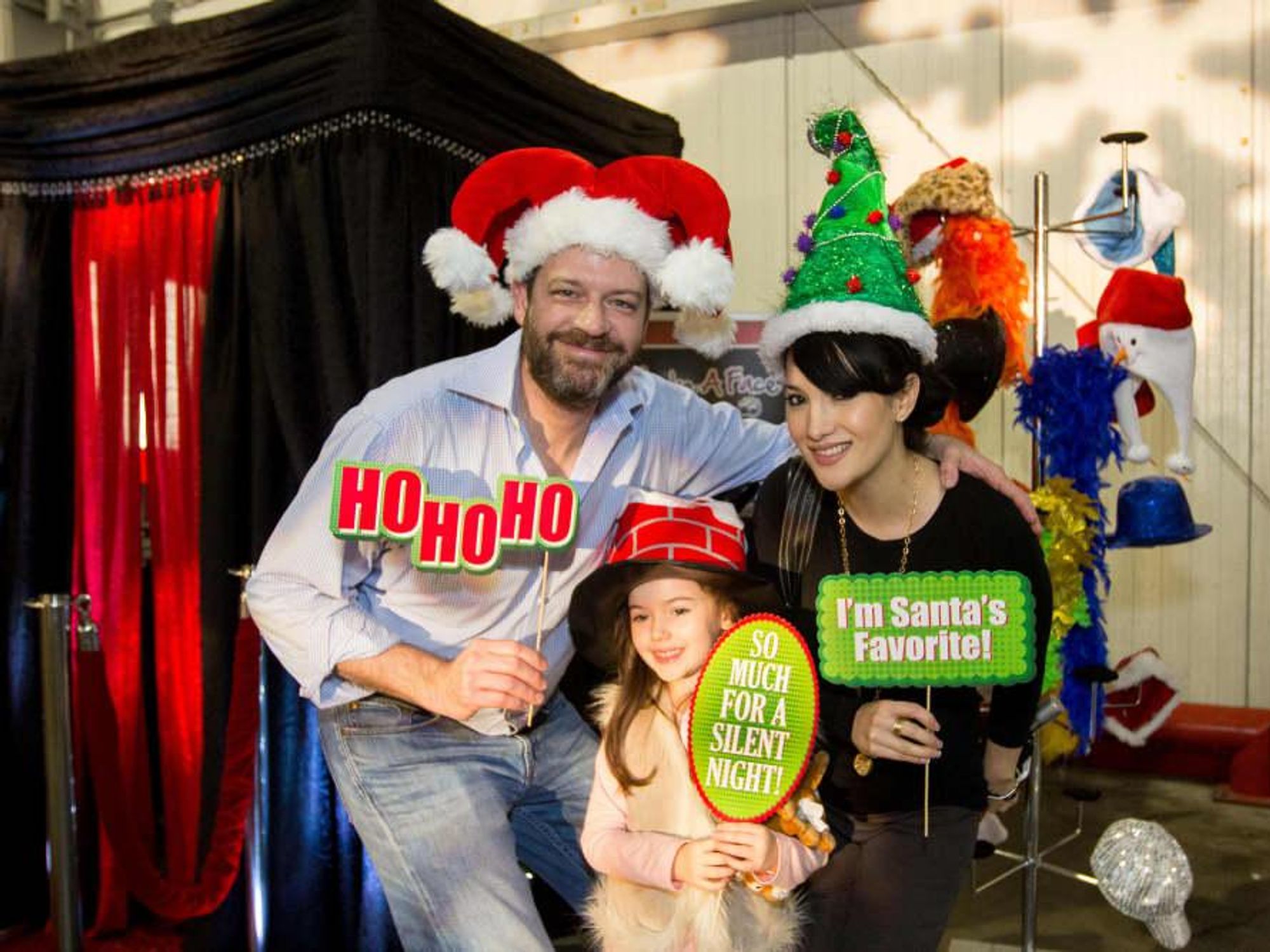 News, CM Holiday Pop-Up Shop, Dec. 2015, Scott Newman, Mia Newman (child), Carol Newman