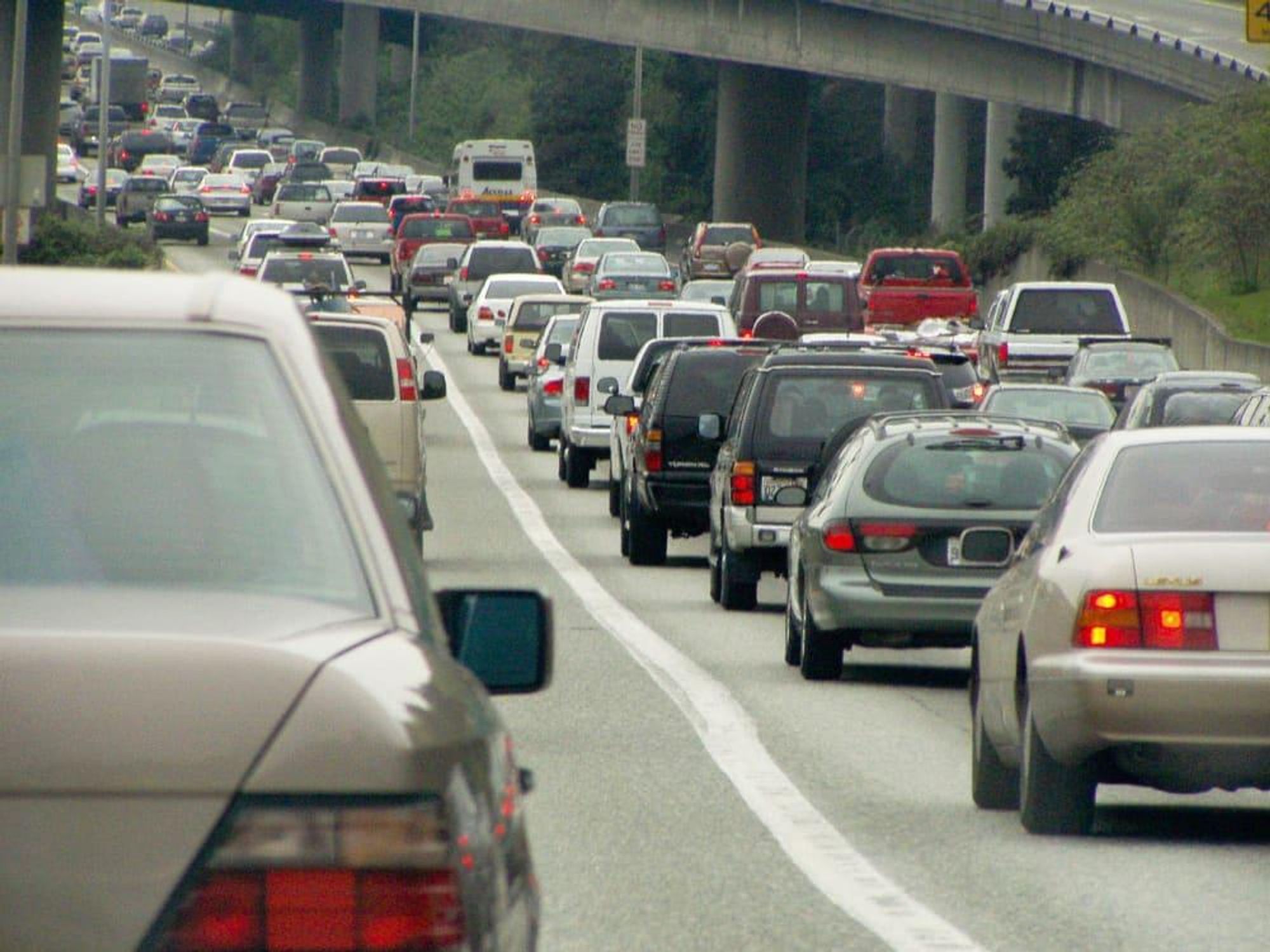 News_traffic jam_cars