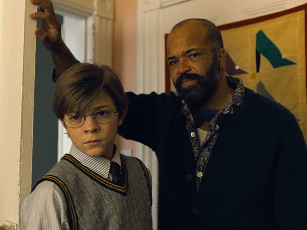 Oakes Fegley and Jeffrey Wright in The Goldfinch