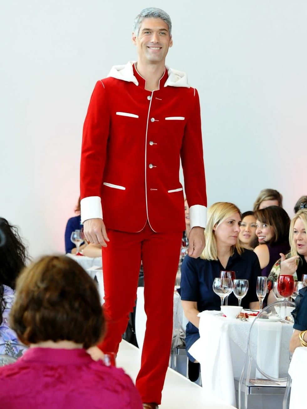 Opera Design by Edo Popken \u201cBecoming Santa Claus\u201d