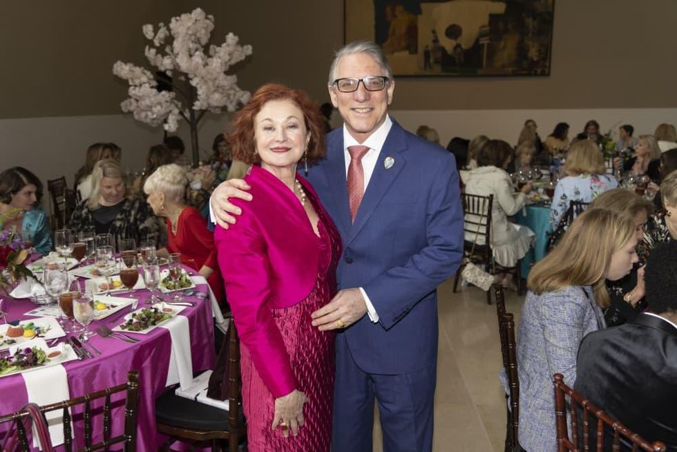 Paula Crevoshay, Martin Bell