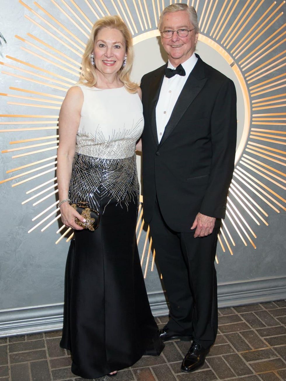 Peggy Sewell, Carl Sewell