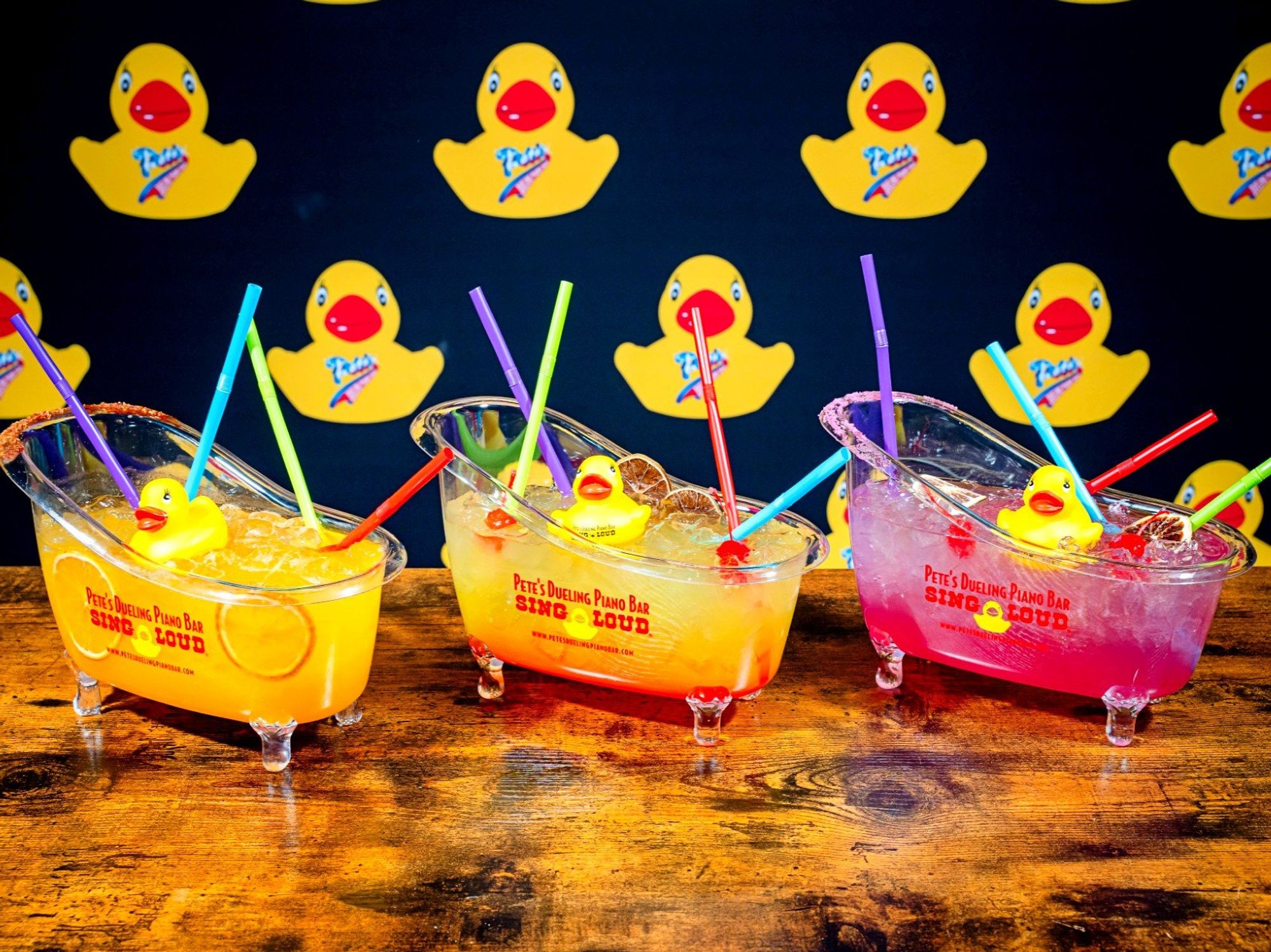 Pete's Dueling Piano Bar cocktails