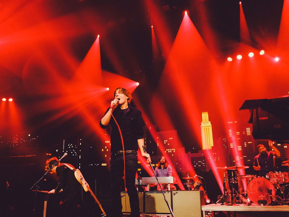 Phoenix playing acl live red lights