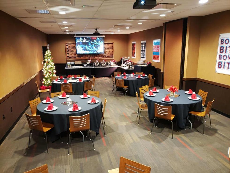 Pinstack private room