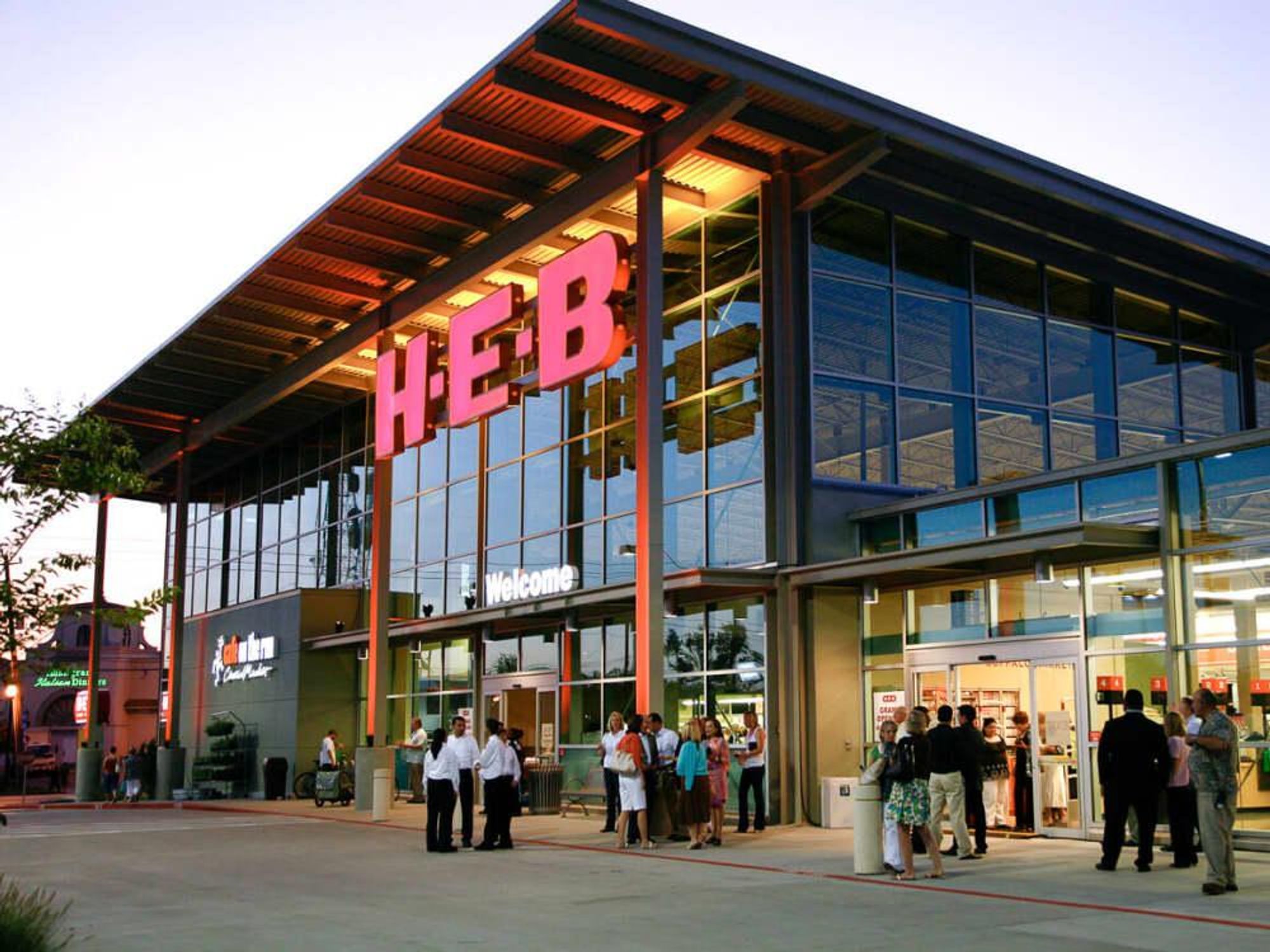 Places-Shopping-H-E-B Buffalo Market