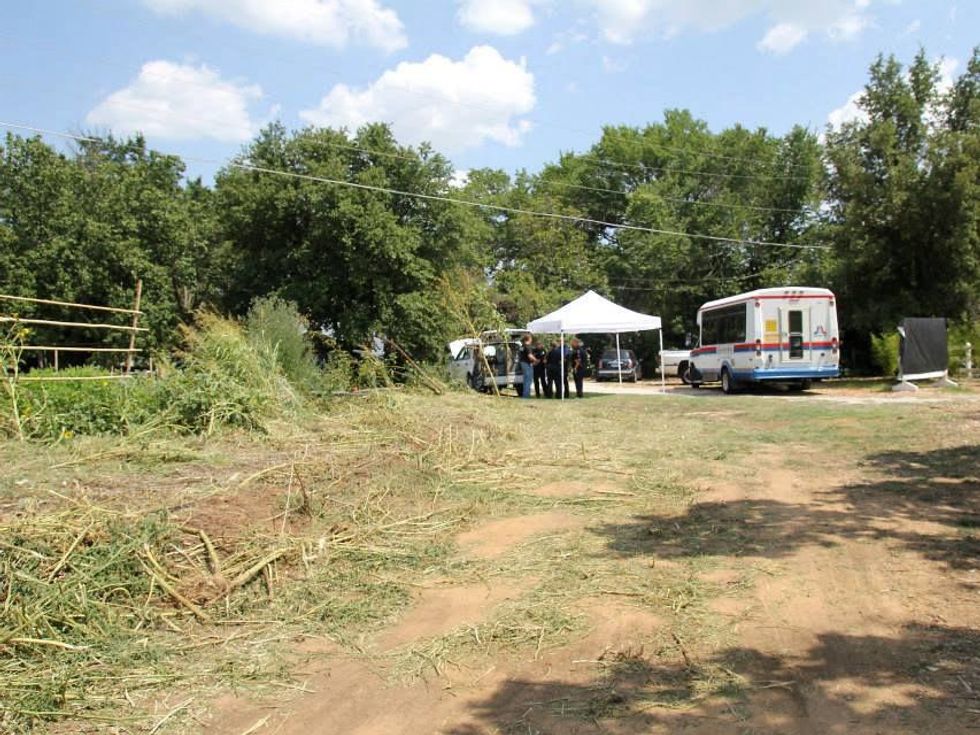 police, Garden of Eden in Arlington
