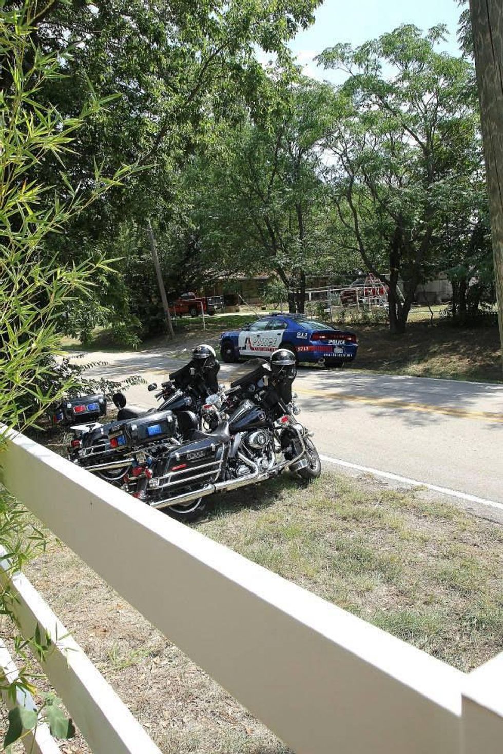 police, Garden of Eden in Arlington