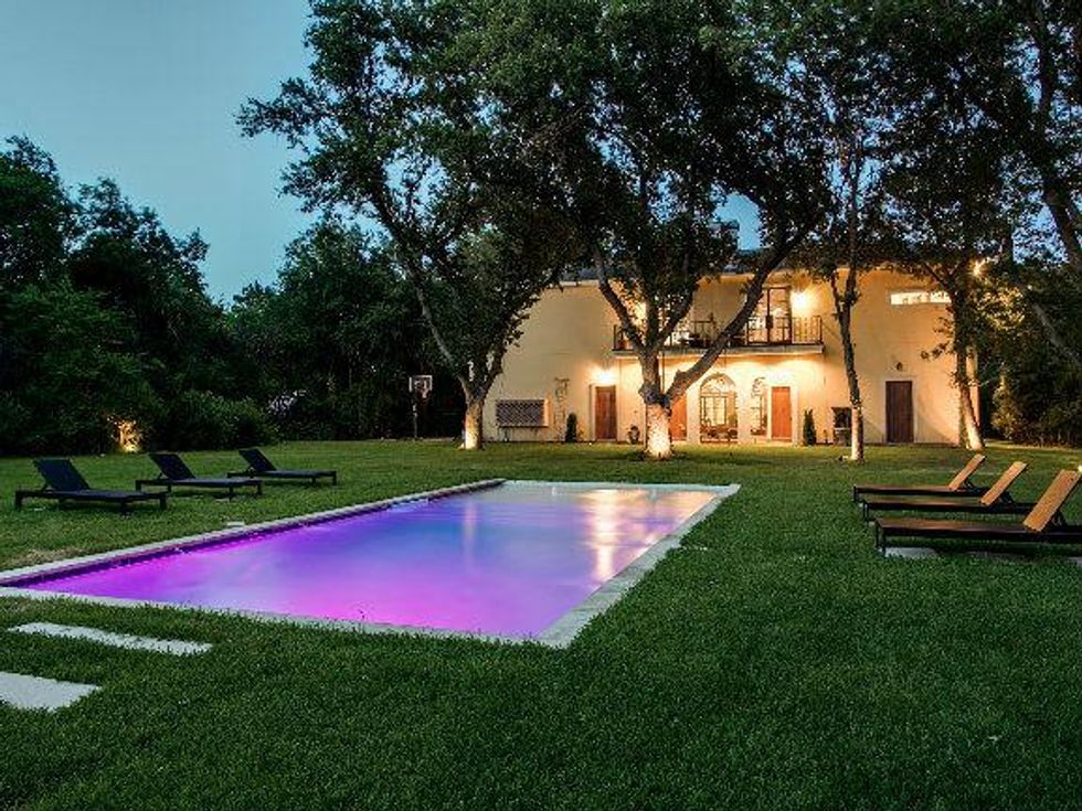 Pool at 8211 Inwood Rd. in Dallas