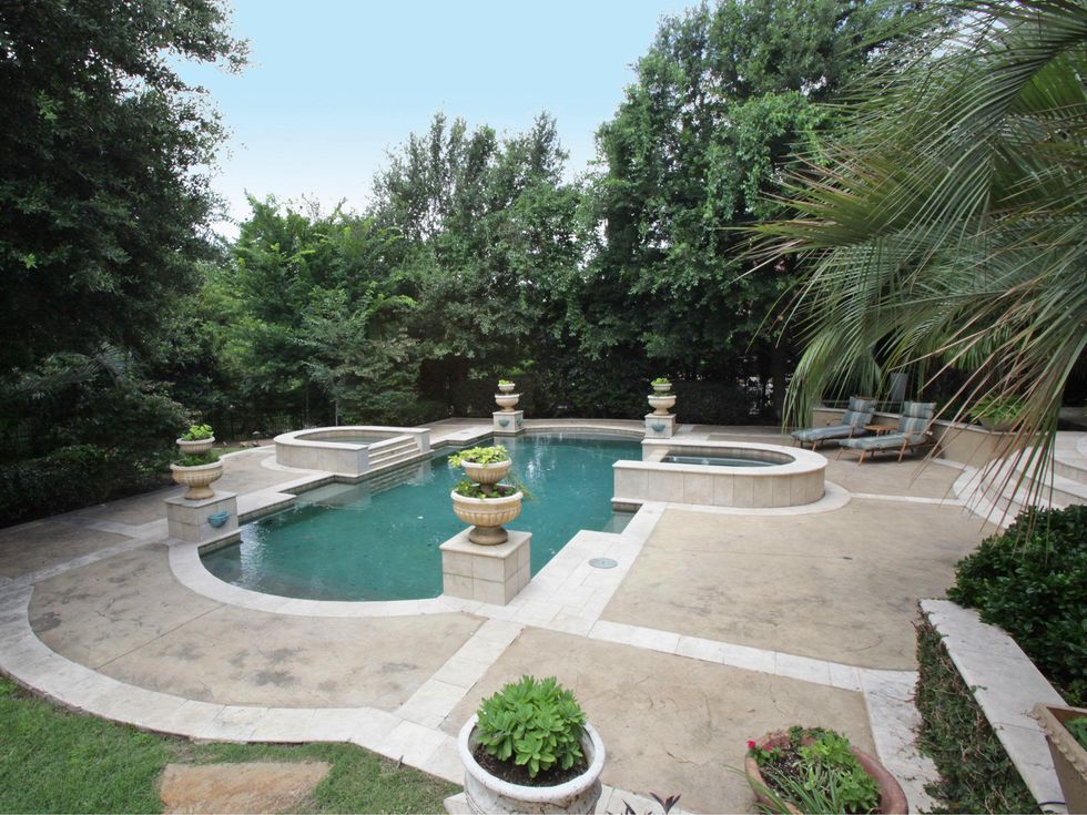 Pool at 9925 Lakeway Court in Dallas