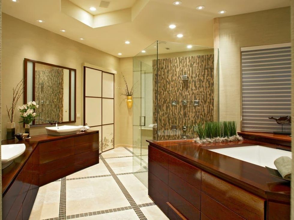 Porch.com master bathroom in Dallas