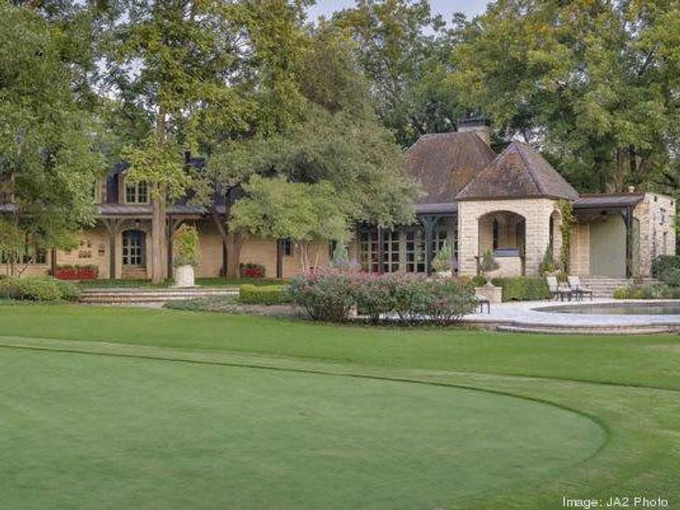 Putting green at 4906 Park Ln. in Dallas