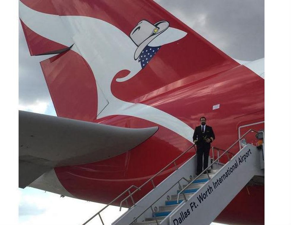 Qantas, Travolta