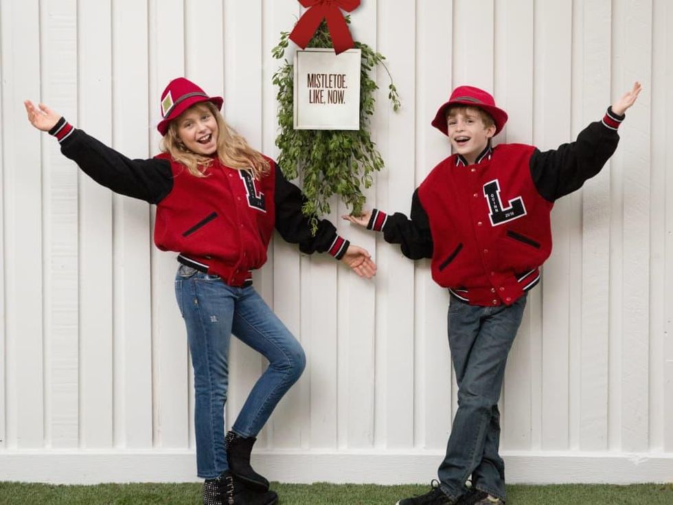 Quinn and Stella Kingle Bell Mistletoe