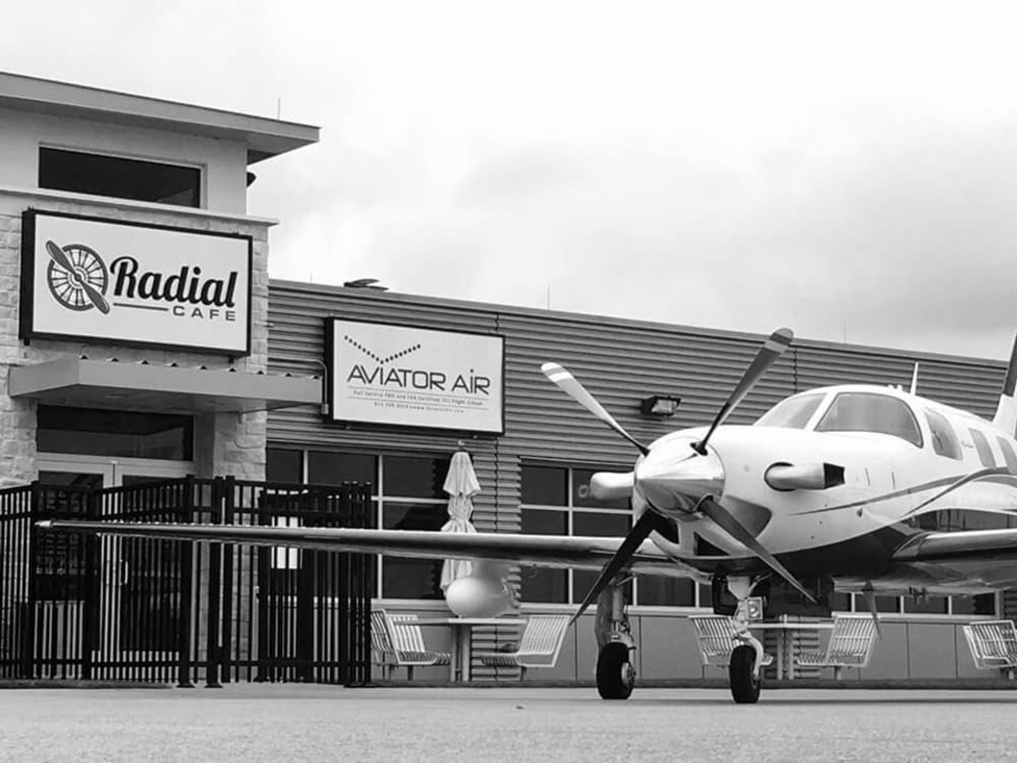 Radial Cafe, Grand Prairie Municipal Airport