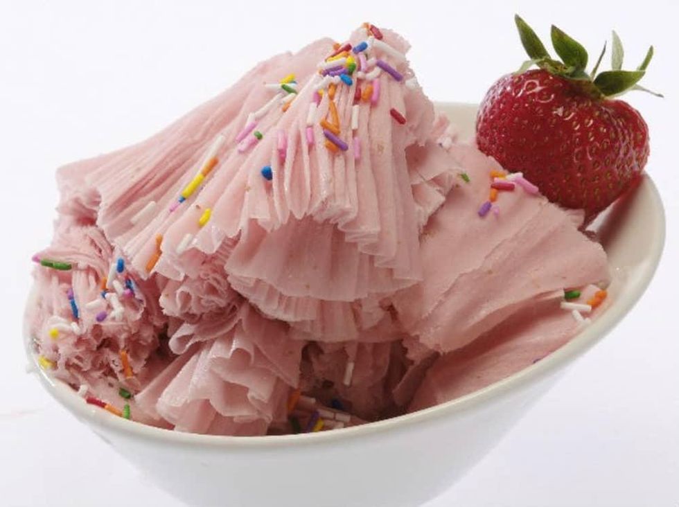 Ribbon shaved ice/snow