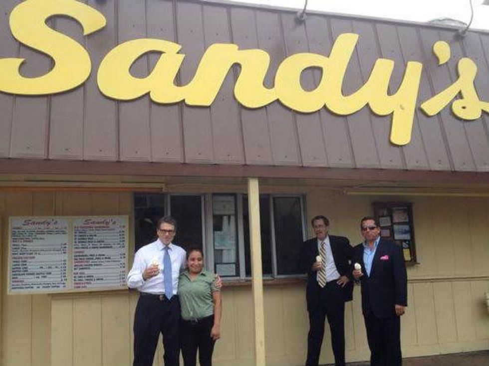 Rick Perry eating ice cream at Sandy's