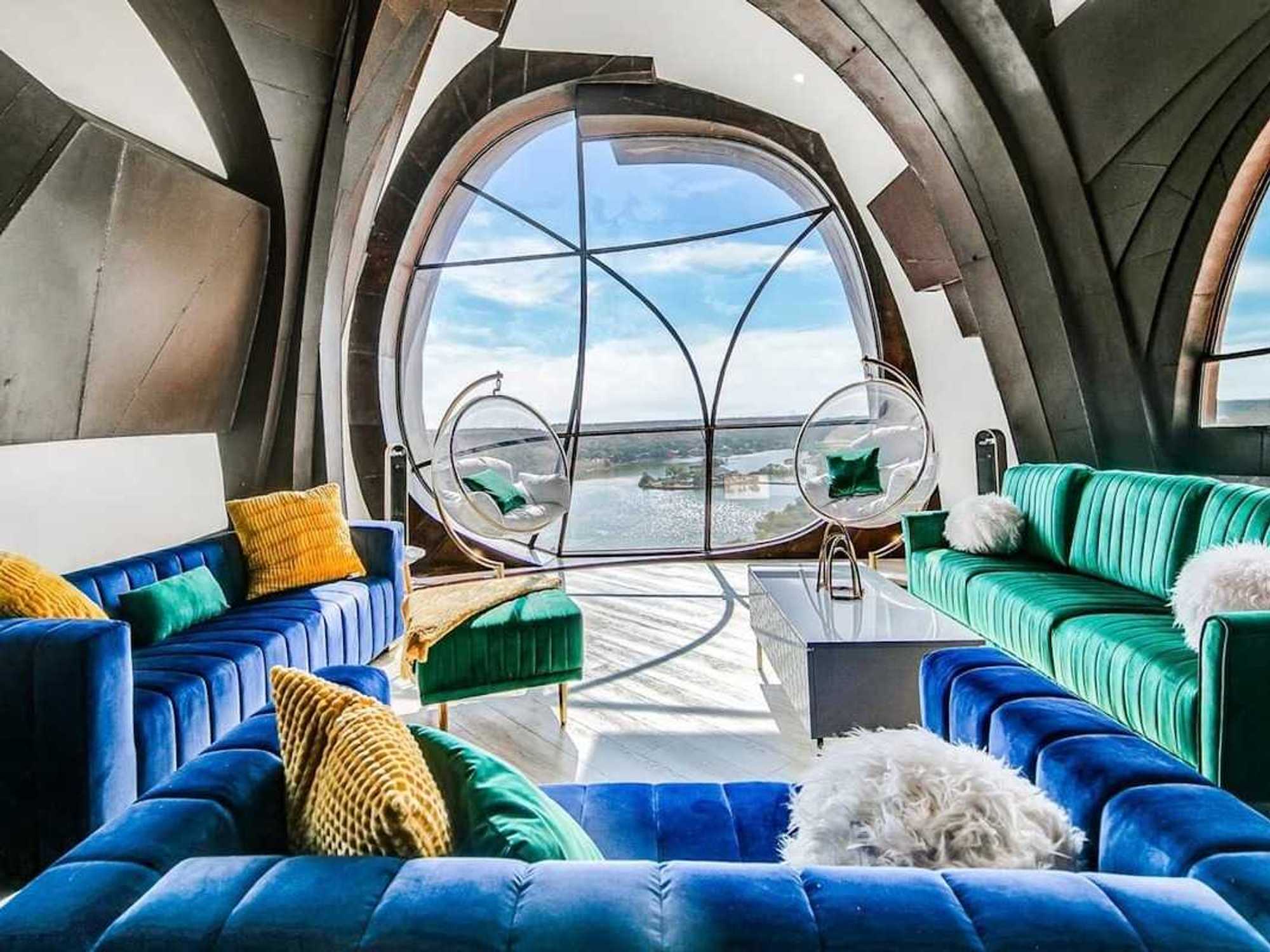 Robert Bruno Steel House living room