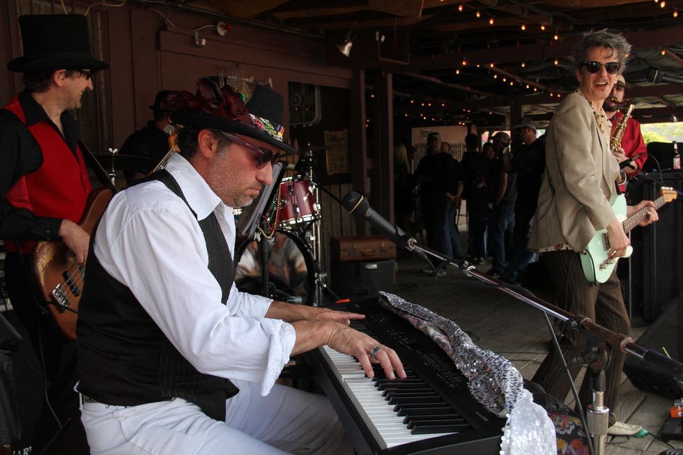 Rockers vs. Mods at Lee Harvey's