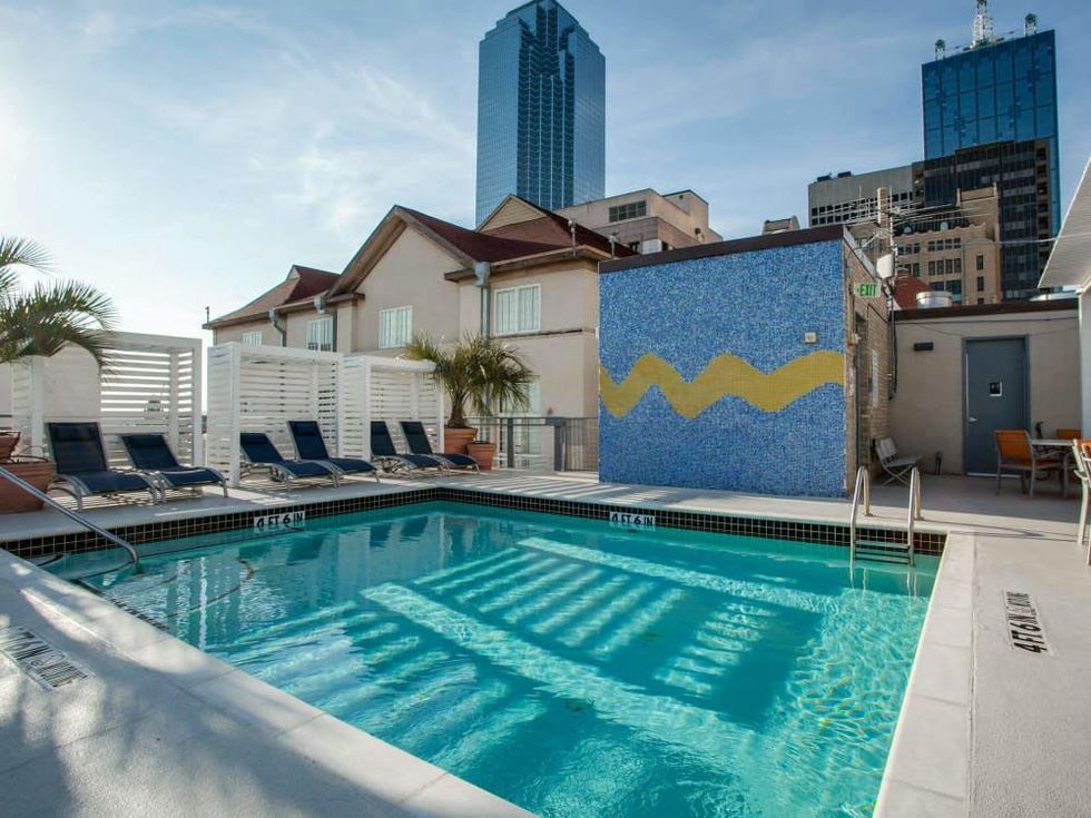 Rooftop pool at 1122 Jackson St. in Dallas