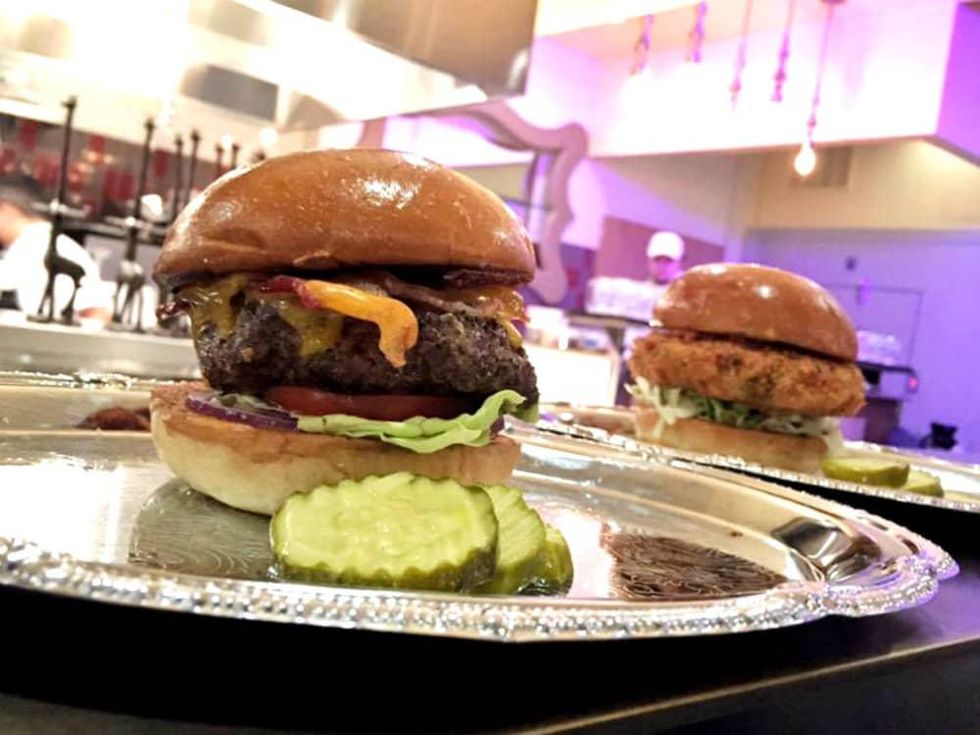 Royale Magnificent Burgers