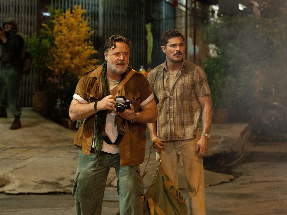 Russell Crowe and Zac Efron in The Greatest Beer Run Ever