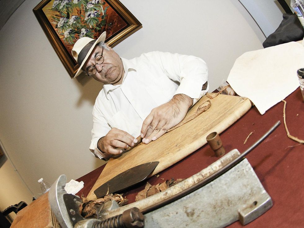 Sabino Cigar Roller, Love Thy Man Event at Edo Popken