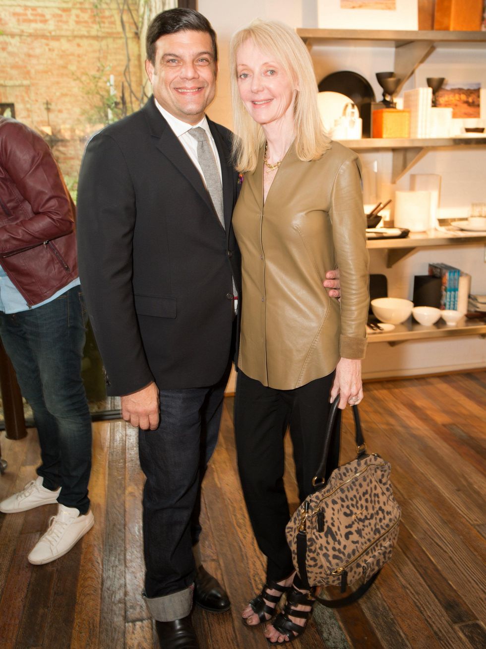 Sam Saladino, Shelle Sills