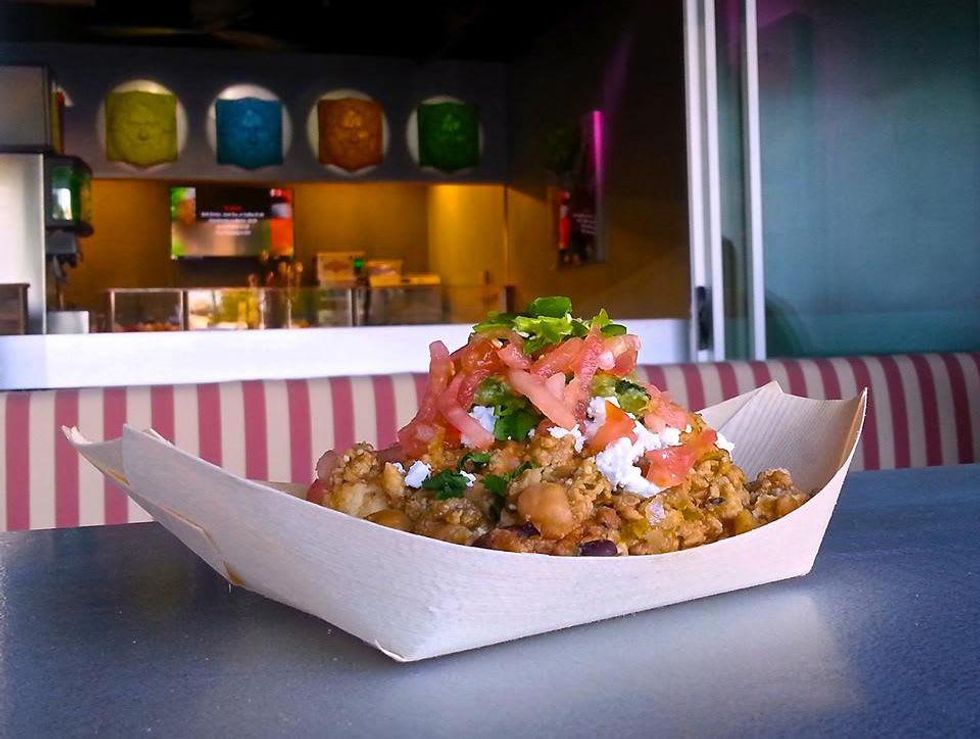 Samson's Gourmet Hot Dogs, green chicken chili