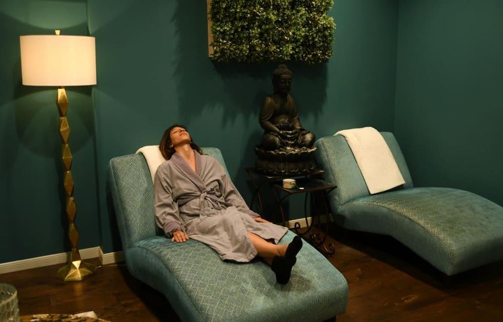Sanctuary Spa Relaxation Room Woman ?id=31523084&width=980