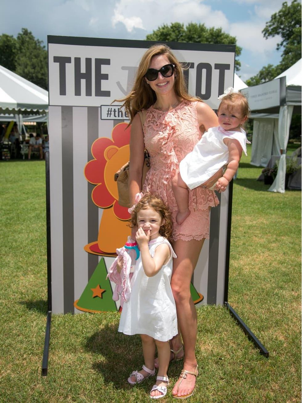 Sarah Novakov and children