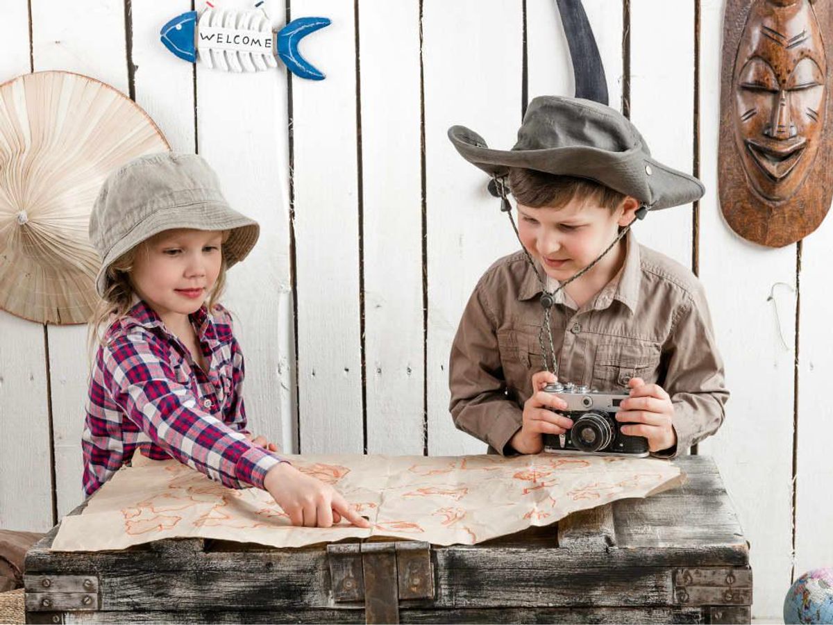 Scavenger hunt for outlaws at Gaylord Texan Resort and Convention