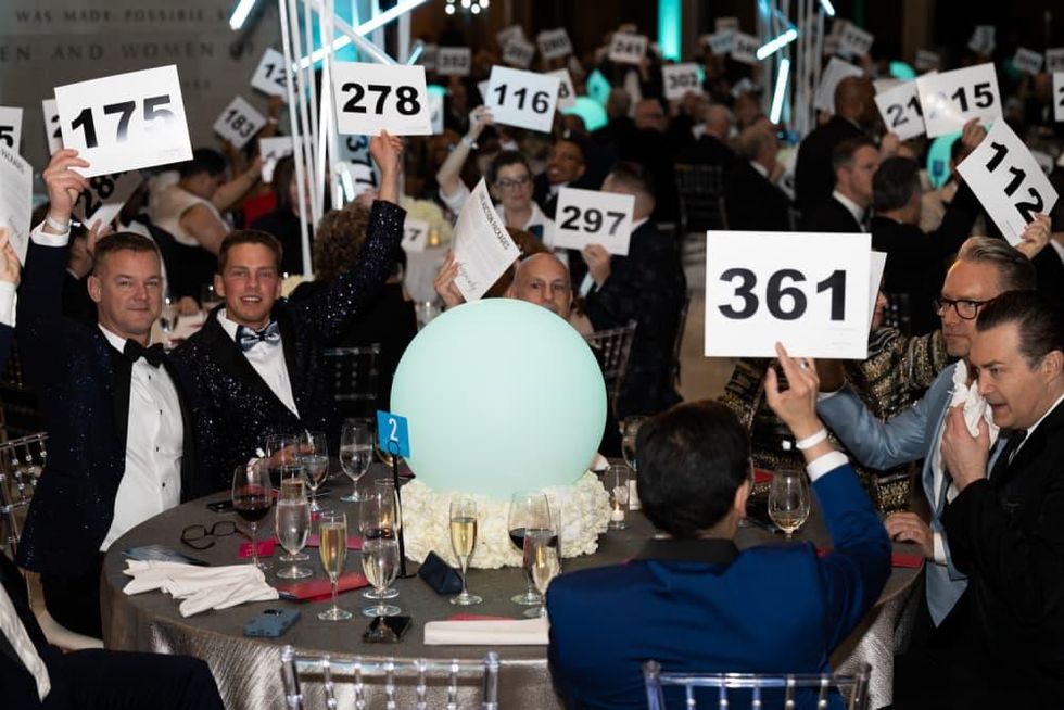 Silent auction bidders