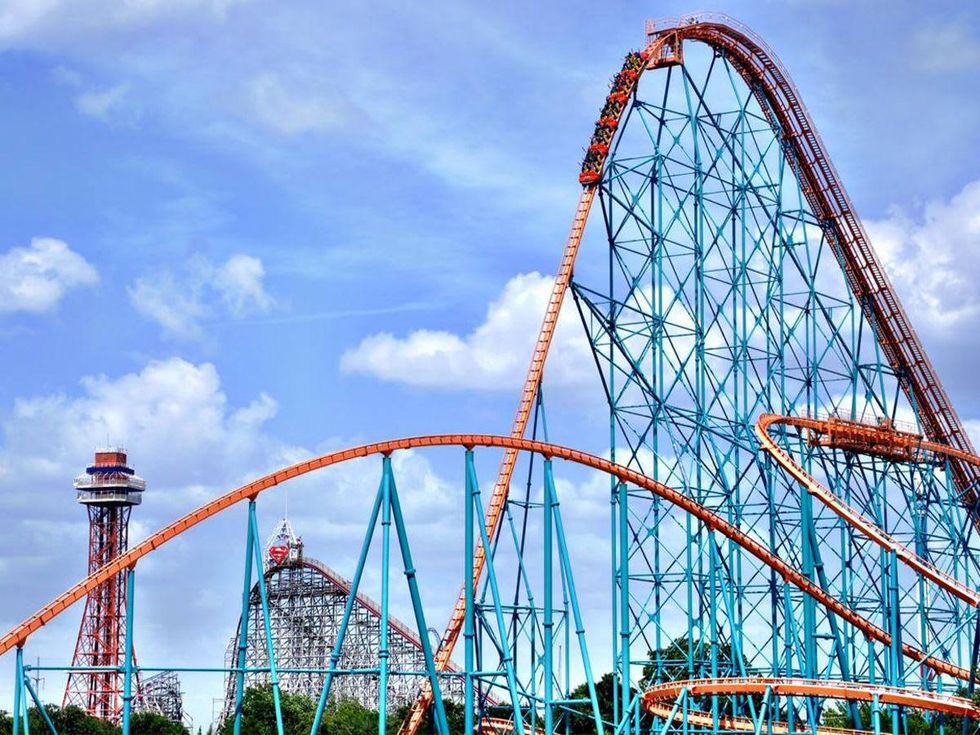 Man slaps Six Flags with a lawsuit after being asked to get off ride ...